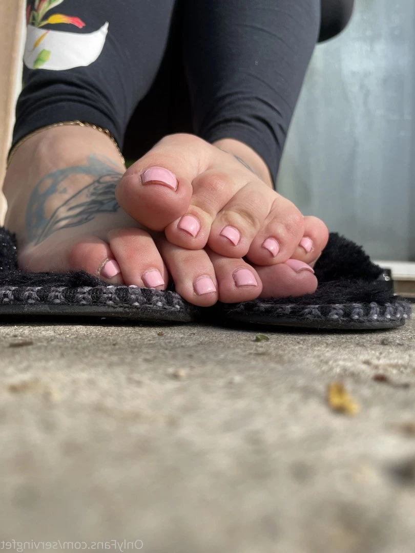SERVINGBAREFEET [ servingfet ] Onlyfans leaked photo 5079309 on Hotleaks.tv