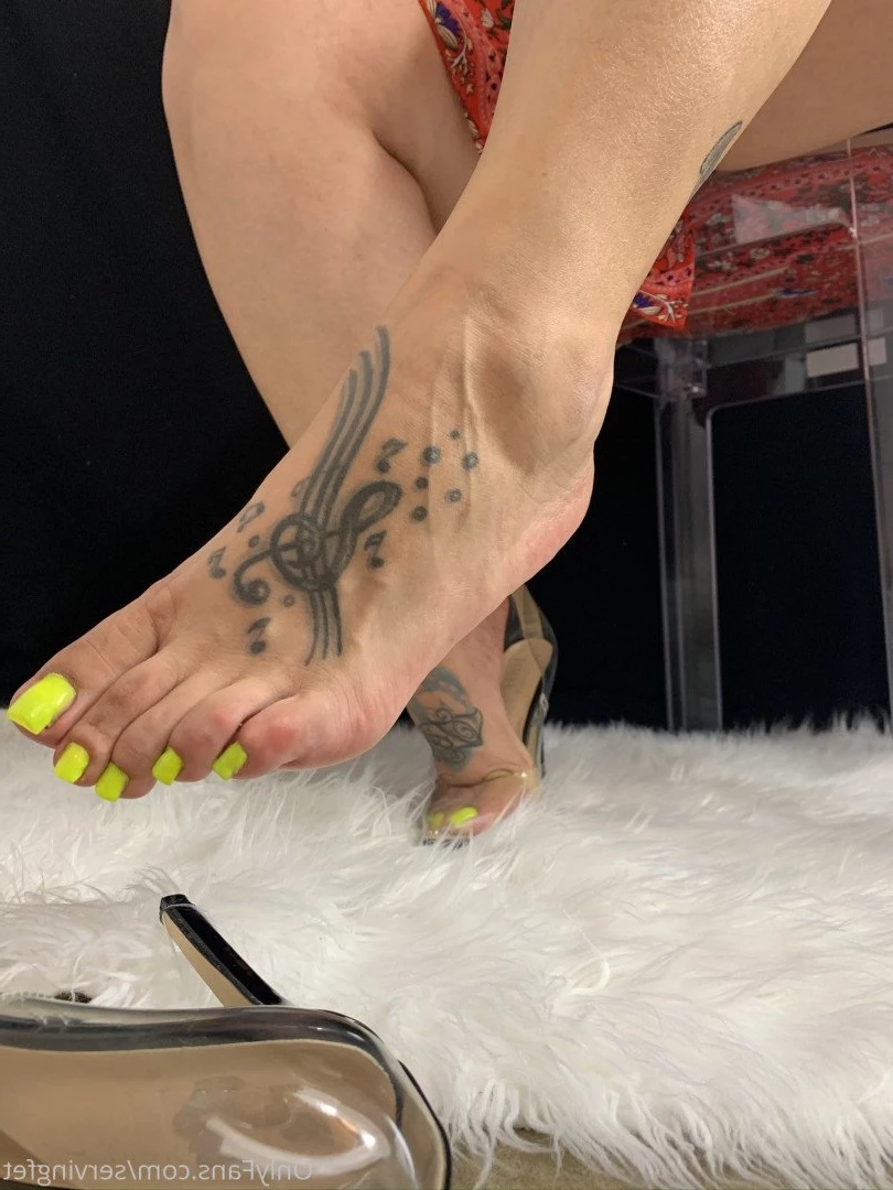 SERVINGBAREFEET [ servingfet ] Onlyfans leaked photo 5079407 on Hotleaks.tv