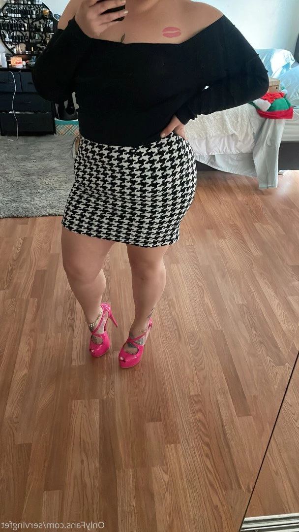 SERVINGBAREFEET [ servingfet ] Onlyfans leaked photo 5079449 on Hotleaks.tv
