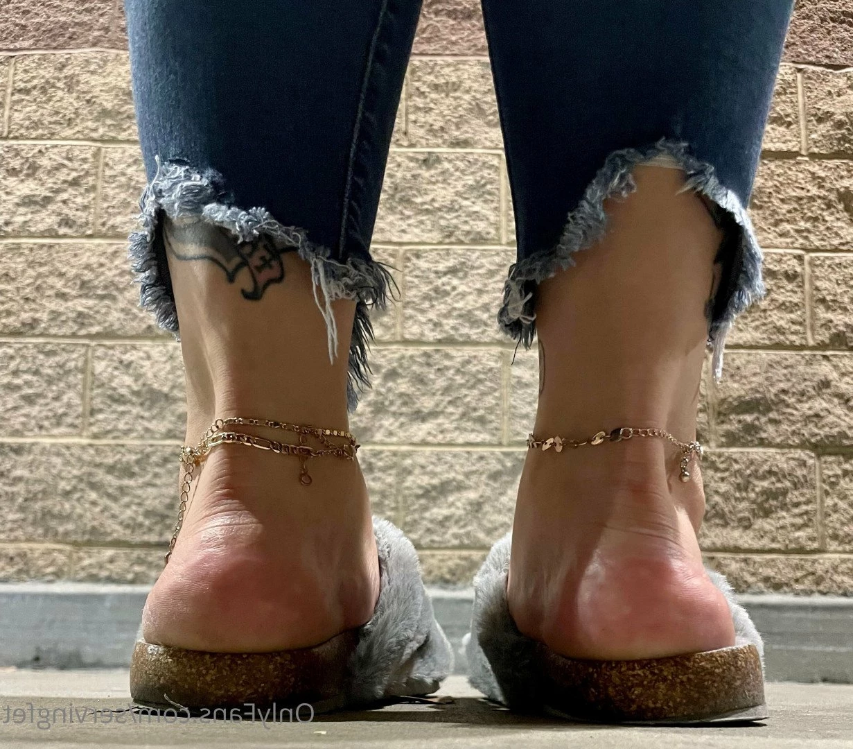 SERVINGBAREFEET [ servingfet ] Onlyfans leaked photo 5079837 on Hotleaks.tv