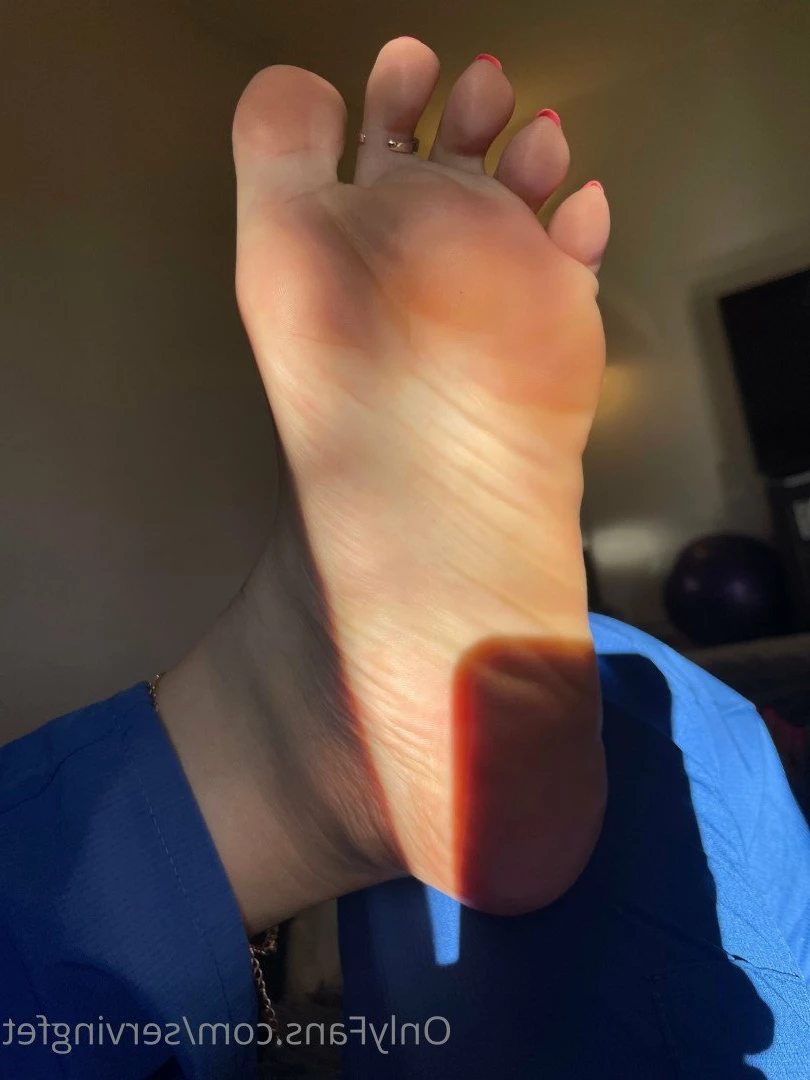 SERVINGBAREFEET [ servingfet ] Onlyfans leaked photo 5080027 on Hotleaks.tv