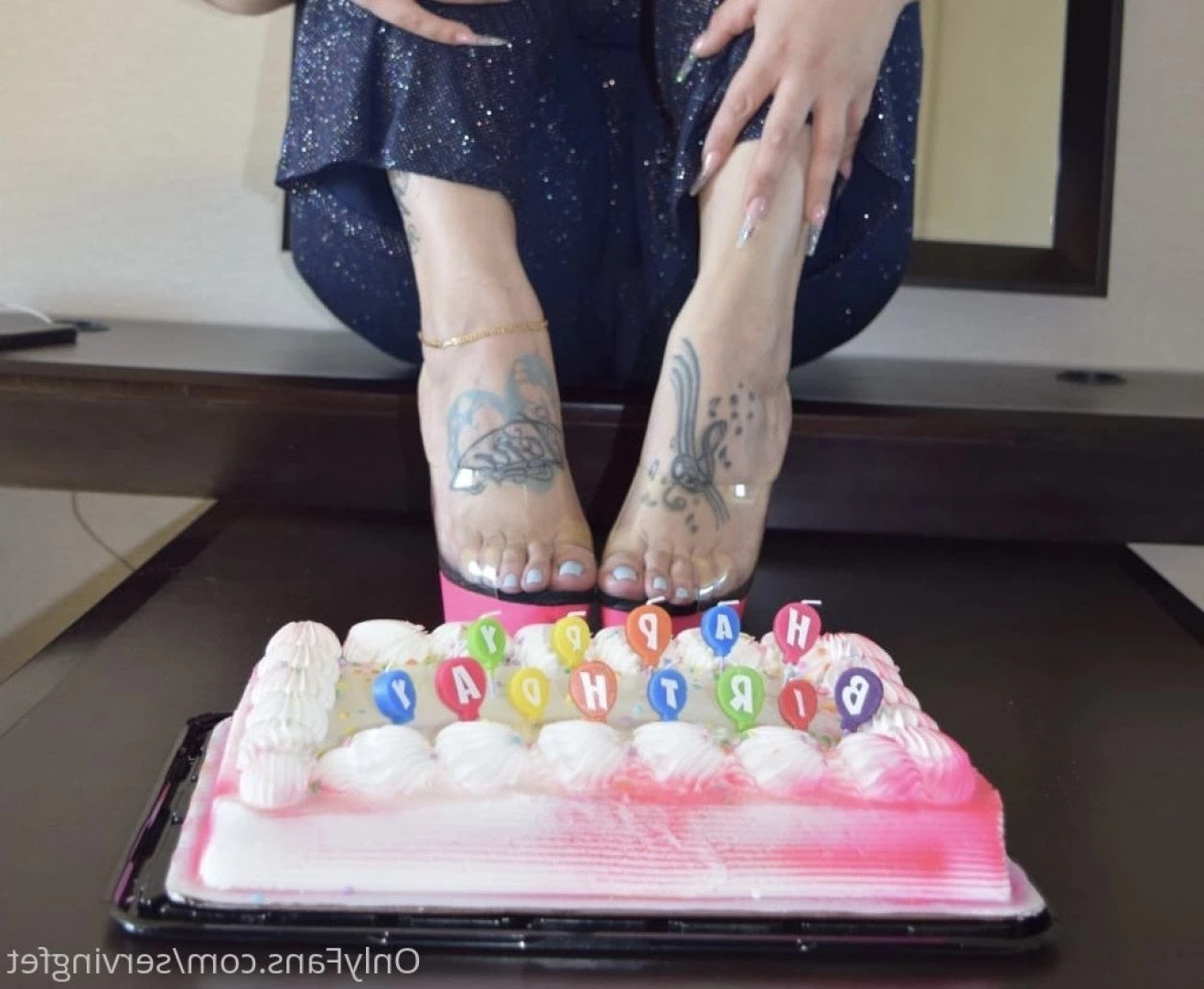 SERVINGBAREFEET [ servingfet ] Onlyfans leaked photo 5080585 on Hotleaks.tv