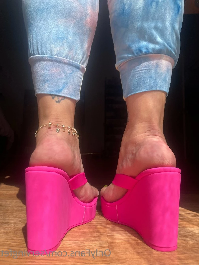 SERVINGBAREFEET [ servingfet ] Onlyfans leaked photo 5080933 on Hotleaks.tv