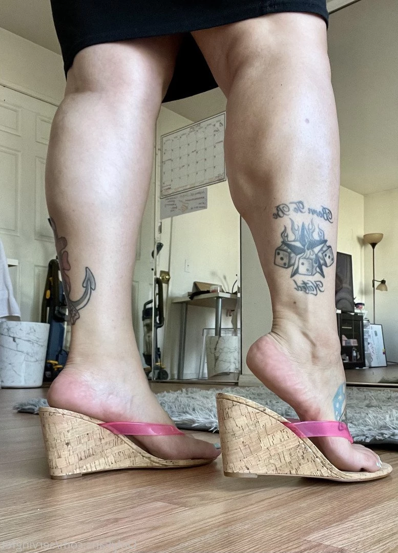 SERVINGBAREFEET [ servingfet ] Onlyfans leaked photo 5081081 on Hotleaks.tv