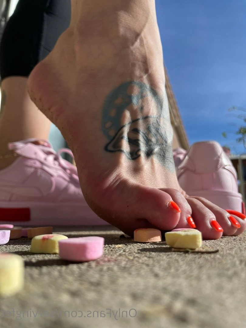 SERVINGBAREFEET [ servingfet ] Onlyfans leaked photo 5081183 on Hotleaks.tv