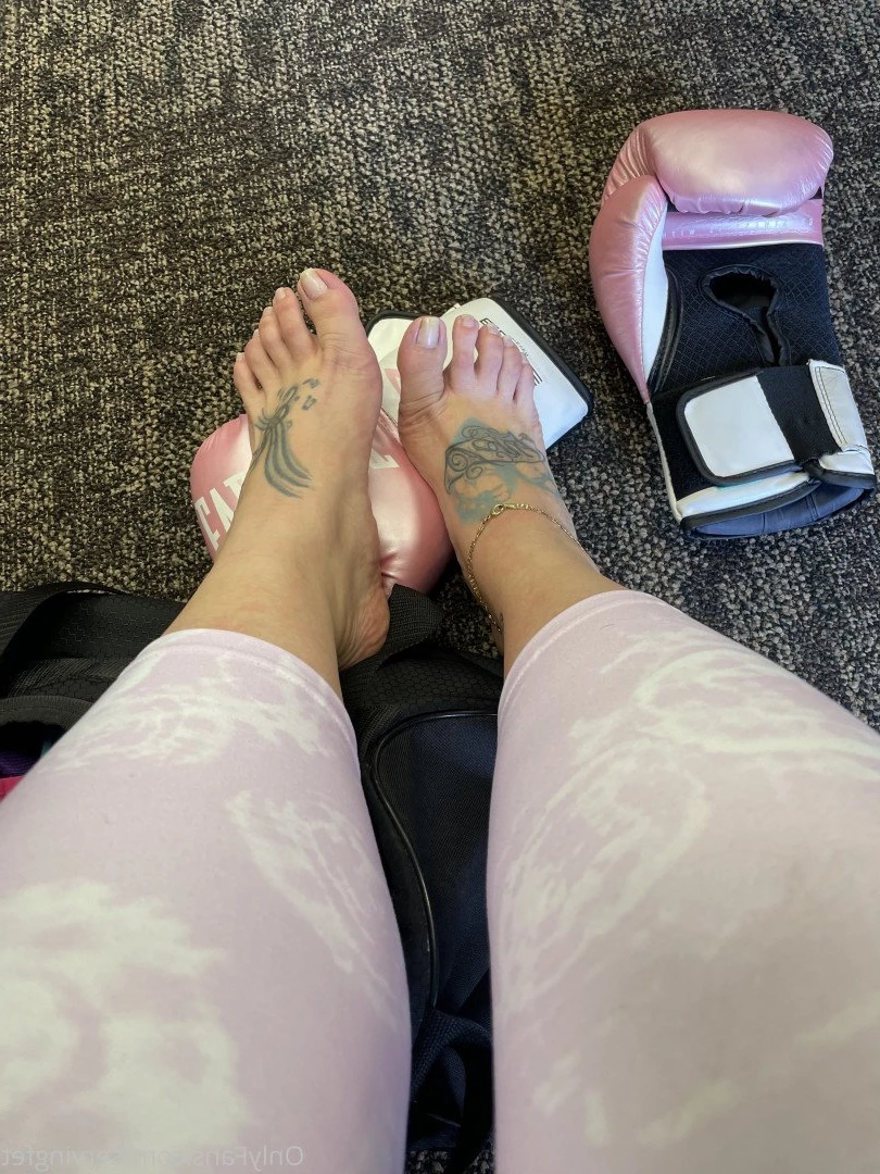 SERVINGBAREFEET [ servingfet ] Onlyfans leaked photo 5081927 on Hotleaks.tv