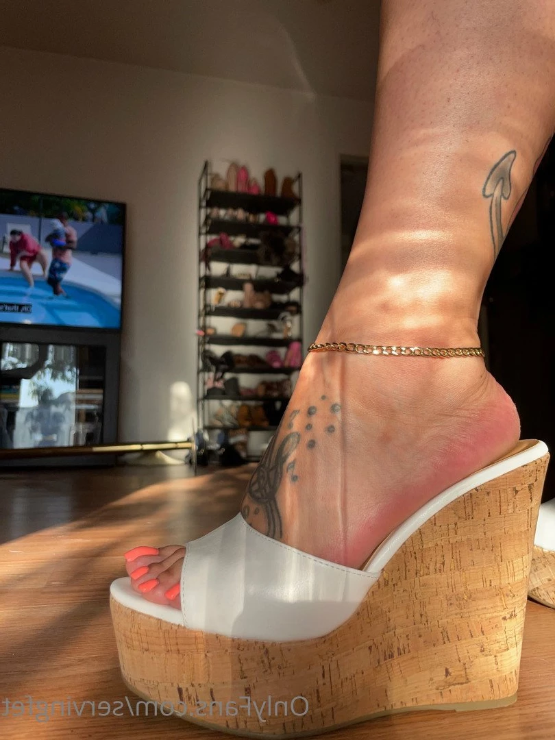 SERVINGBAREFEET [ servingfet ] Onlyfans leaked photo 5082145 on Hotleaks.tv
