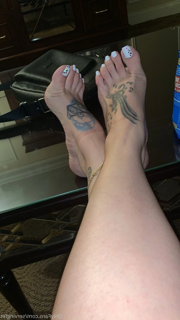 SERVINGBAREFEET [ servingfet ] Onlyfans leaked photo 5082829 on Hotleaks.tv