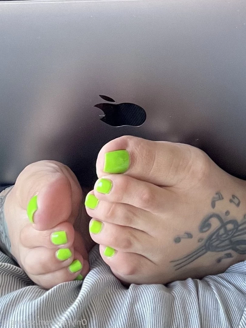 SERVINGBAREFEET [ servingfet ] Onlyfans leaked photo 5083639 on Hotleaks.tv