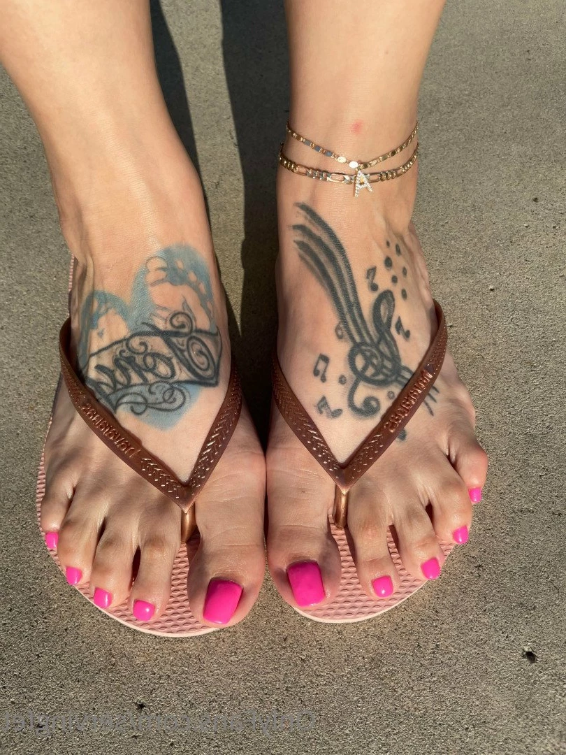 SERVINGBAREFEET [ servingfet ] Onlyfans leaked photo 5084286 on Hotleaks.tv