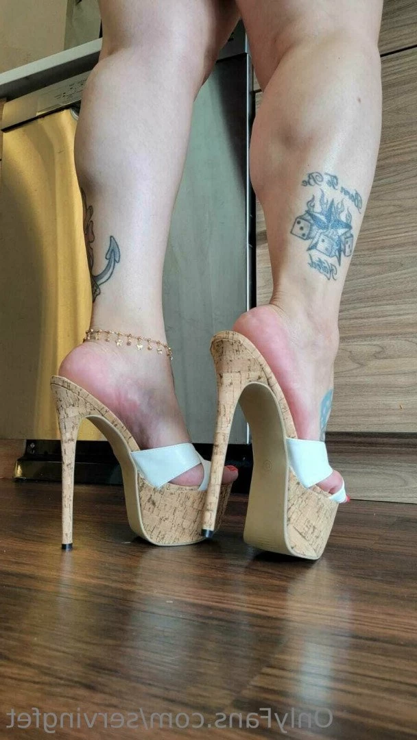 SERVINGBAREFEET [ servingfet ] Onlyfans leaked photo 5084296 on Hotleaks.tv
