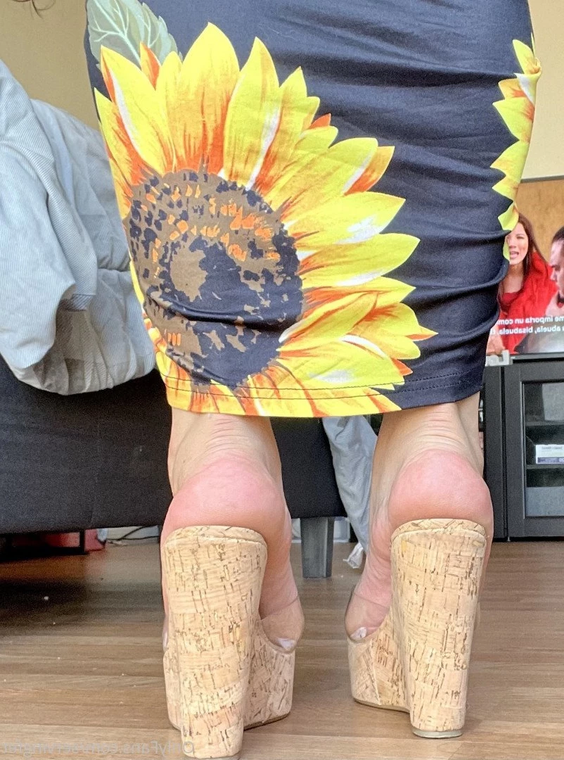 SERVINGBAREFEET [ servingfet ] Onlyfans leaked photo 5085358 on Hotleaks.tv