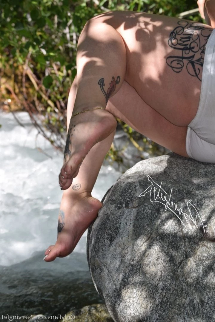 SERVINGBAREFEET [ servingfet ] Onlyfans leaked photo 5085444 on Hotleaks.tv