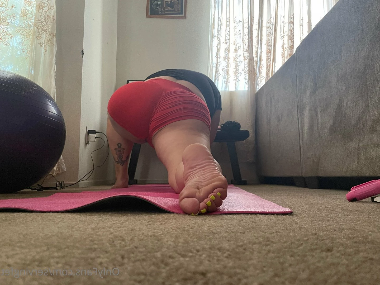 SERVINGBAREFEET [ servingfet ] Onlyfans leaked photo 5085529 on Hotleaks.tv