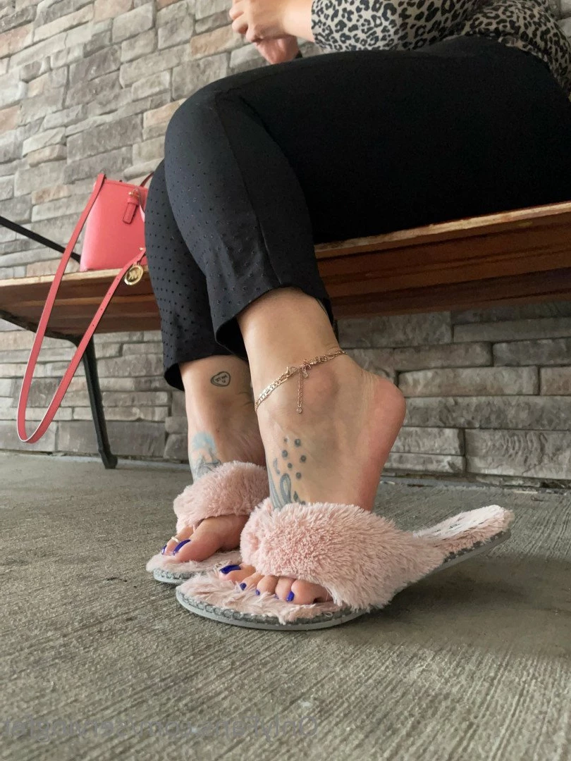 SERVINGBAREFEET [ servingfet ] Onlyfans leaked photo 5085921 on Hotleaks.tv