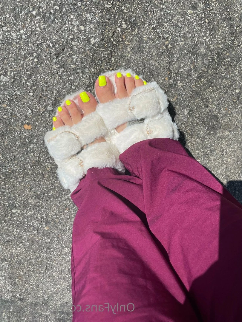 SERVINGBAREFEET [ servingfet ] Onlyfans leaked photo 5086999 on Hotleaks.tv