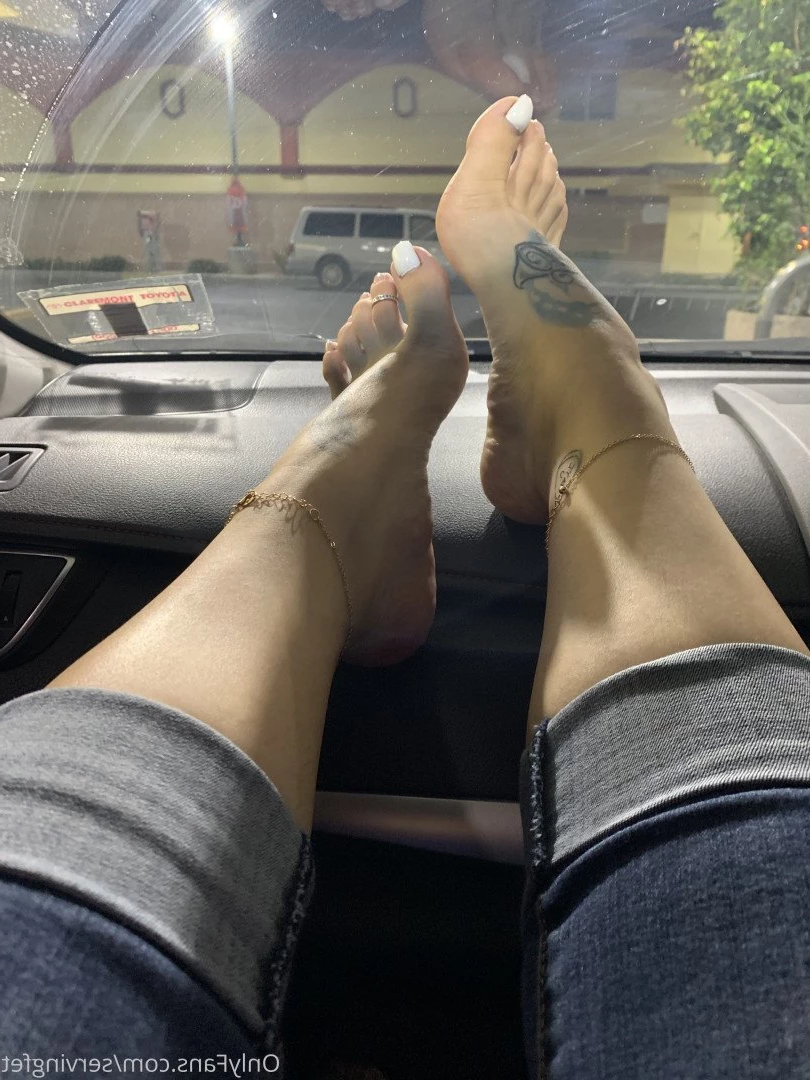 SERVINGBAREFEET [ servingfet ] Onlyfans leaked photo 5087424 on Hotleaks.tv