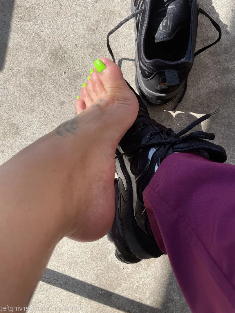 SERVINGBAREFEET [ servingfet ] Onlyfans leaked photo 5088298 on Hotleaks.tv