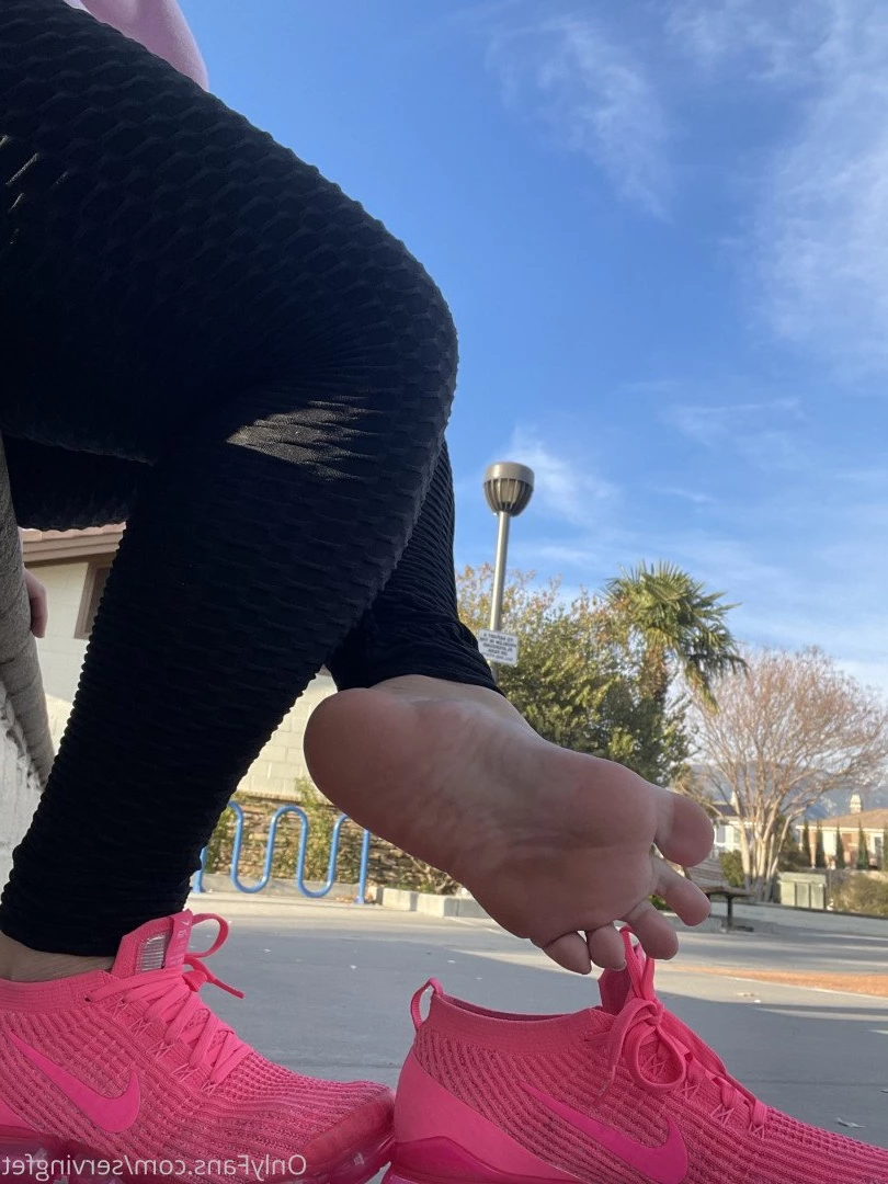 SERVINGBAREFEET [ servingfet ] Onlyfans leaked photo 5088550 on Hotleaks.tv