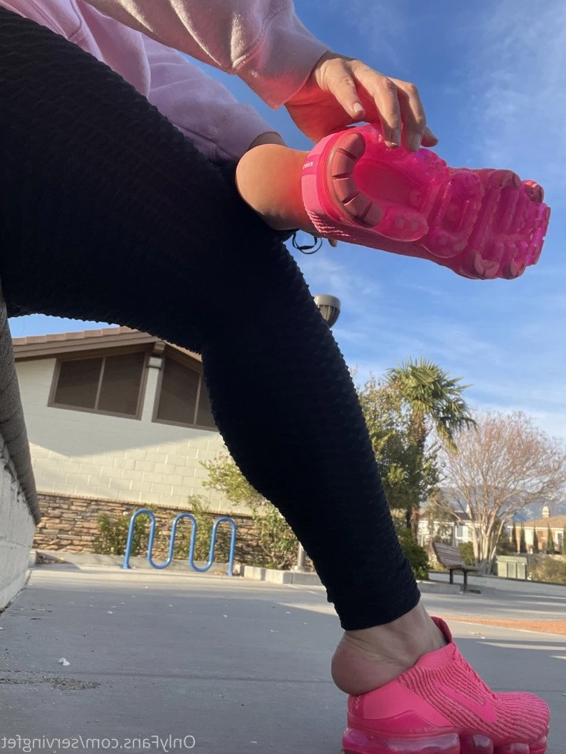 SERVINGBAREFEET [ servingfet ] Onlyfans leaked photo 5090244 on Hotleaks.tv