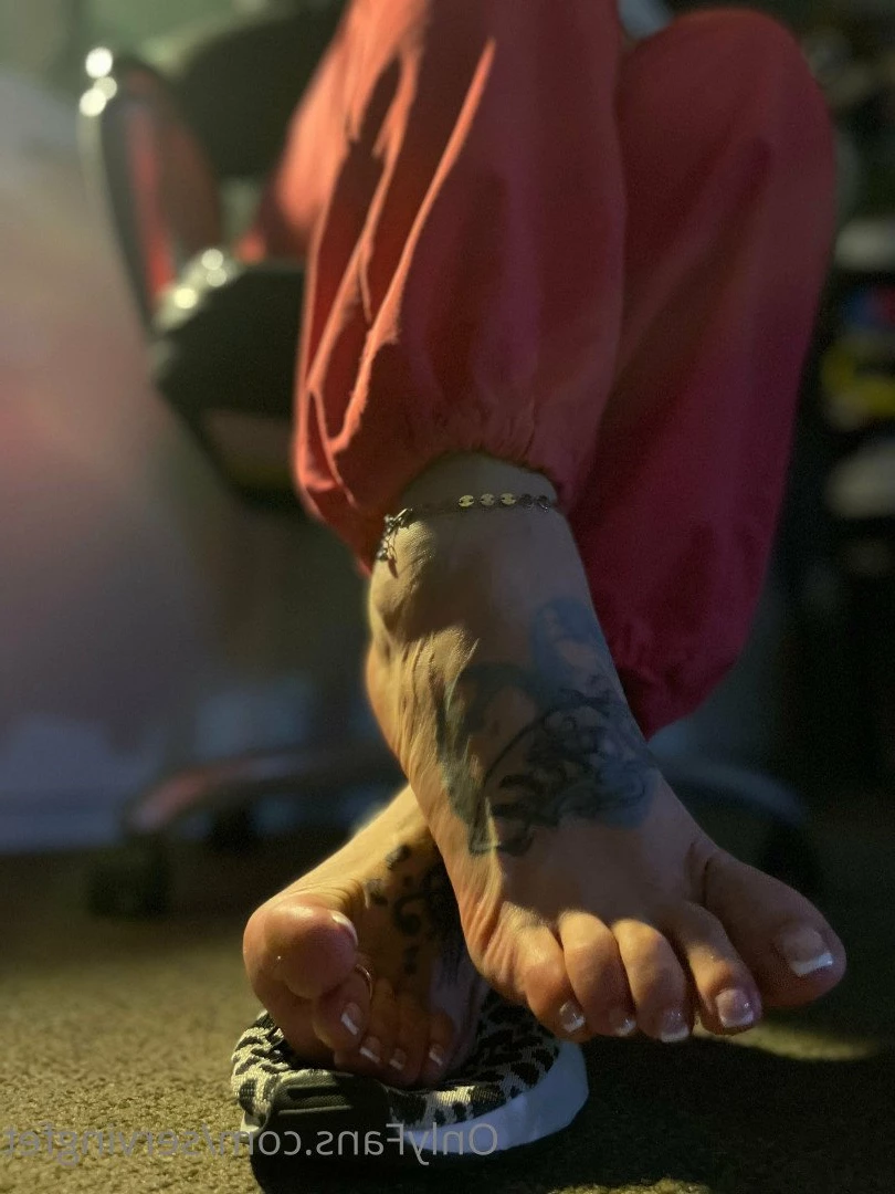 SERVINGBAREFEET [ servingfet ] Onlyfans leaked photo 5090876 on Hotleaks.tv