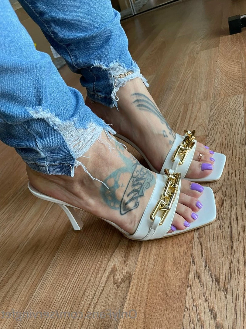 SERVINGBAREFEET [ servingfet ] Onlyfans leaked photo 5090930 on Hotleaks.tv