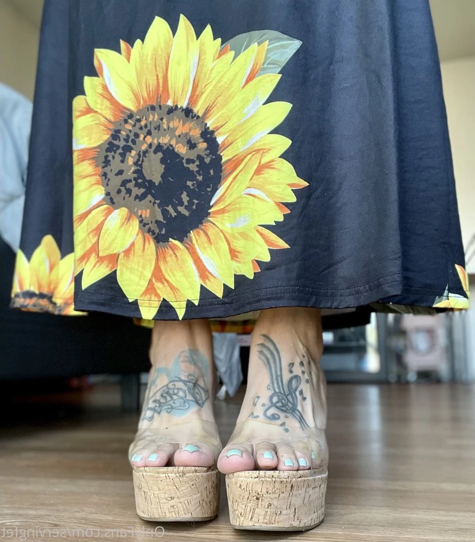SERVINGBAREFEET [ servingfet ] Onlyfans leaked photo 5091388 on Hotleaks.tv
