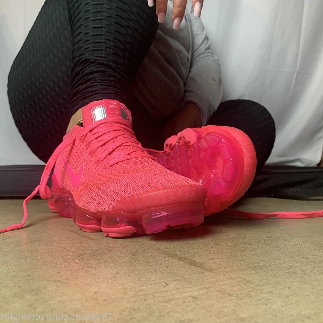 SERVINGBAREFEET [ servingfet ] Onlyfans leaked photo 5091631 on Hotleaks.tv