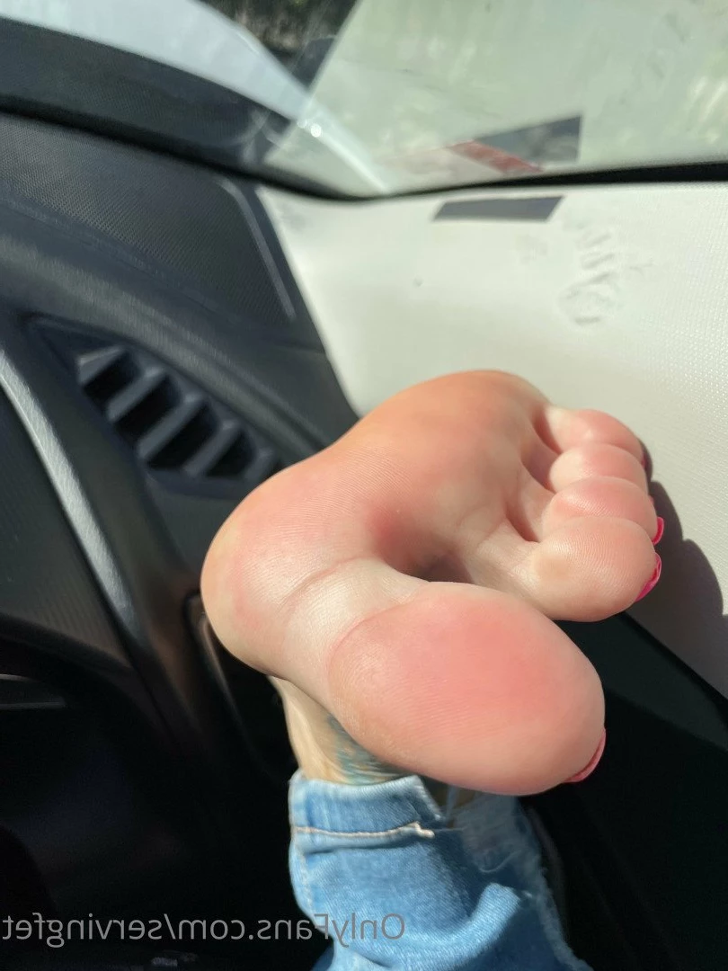 SERVINGBAREFEET [ servingfet ] Onlyfans leaked photo 5091671 on Hotleaks.tv