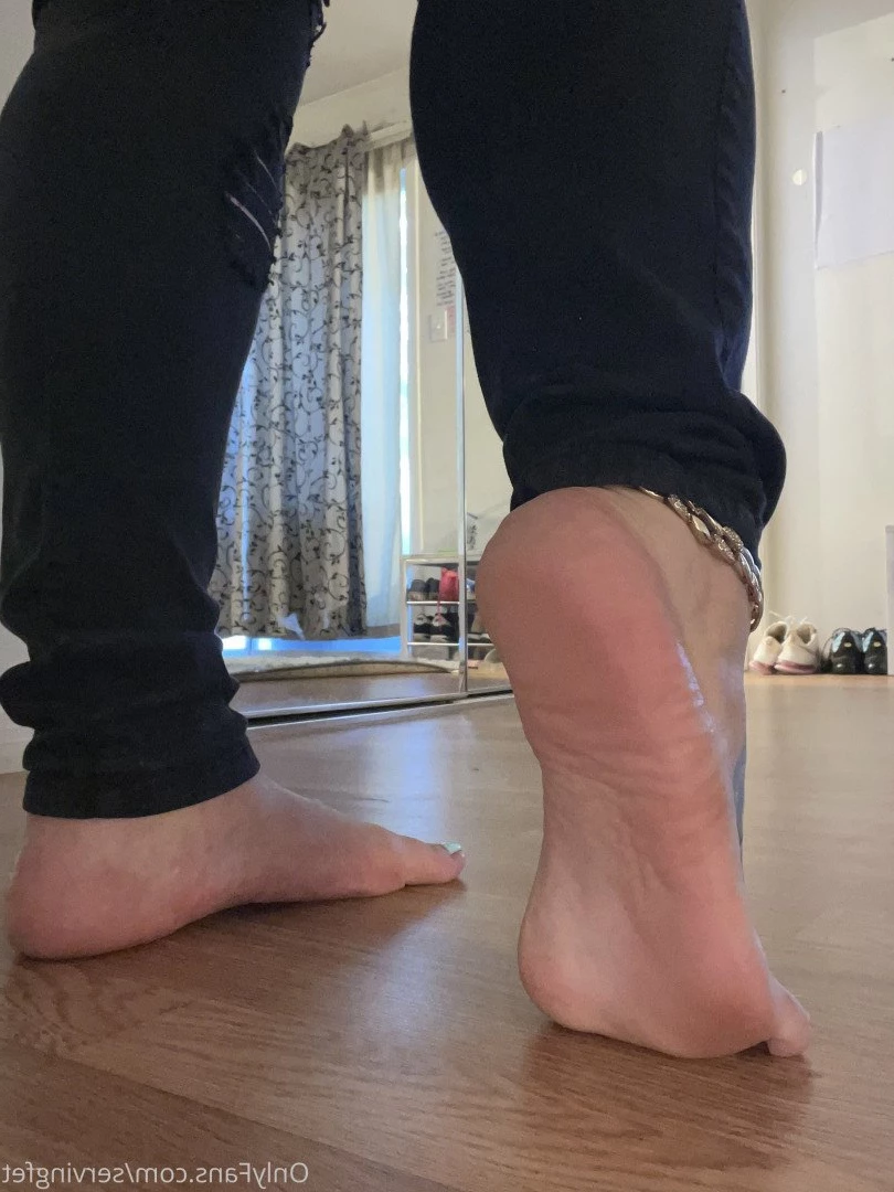 SERVINGBAREFEET [ servingfet ] Onlyfans leaked photo 5092023 on Hotleaks.tv