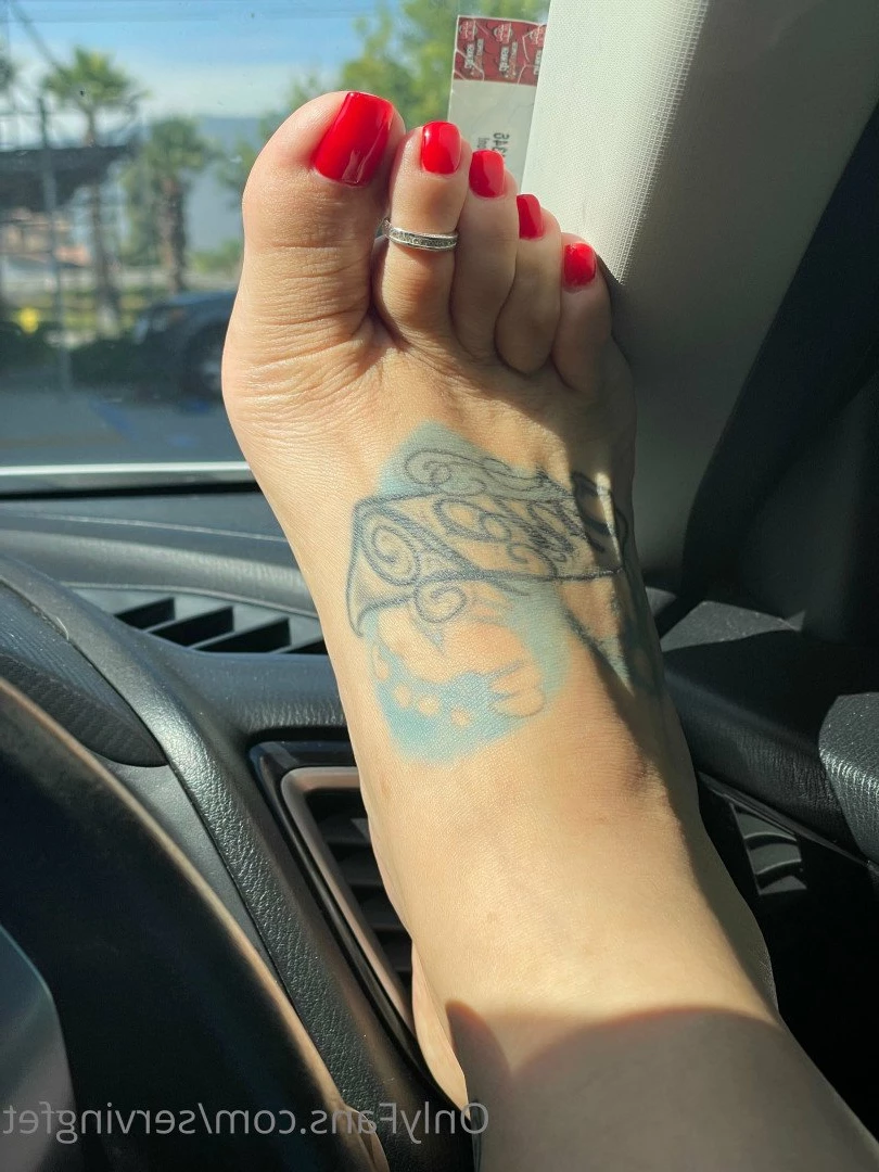 SERVINGBAREFEET [ servingfet ] Onlyfans leaked photo 5092818 on Hotleaks.tv