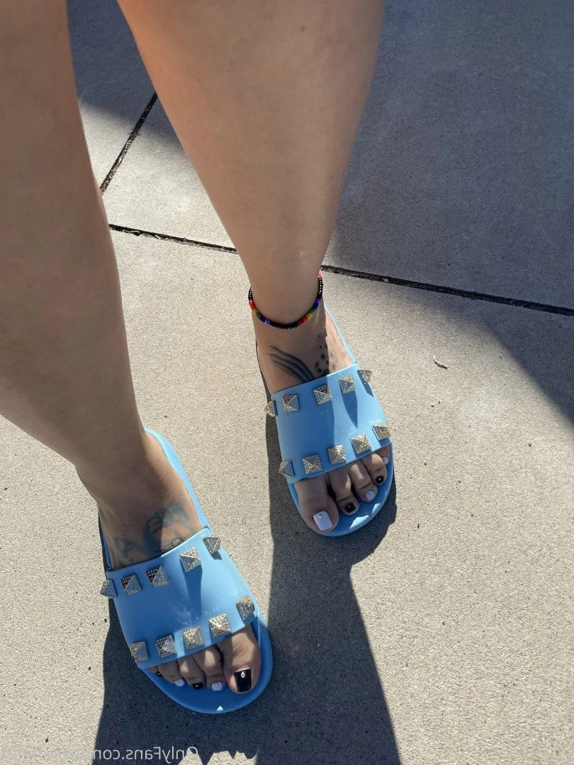 SERVINGBAREFEET [ servingfet ] Onlyfans leaked photo 5093046 on Hotleaks.tv