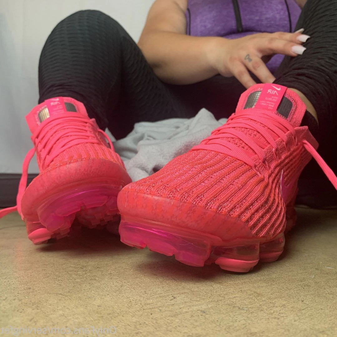 SERVINGBAREFEET [ servingfet ] Onlyfans leaked photo 5093540 on Hotleaks.tv
