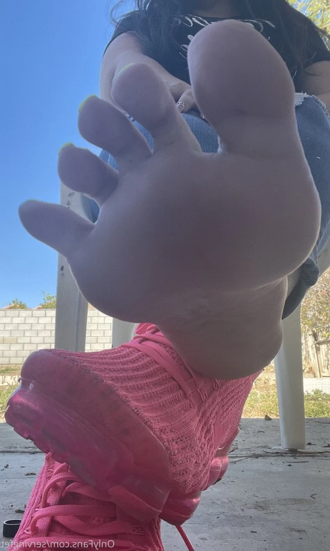 SERVINGBAREFEET [ servingfet ] Onlyfans leaked photo 5094125 on Hotleaks.tv