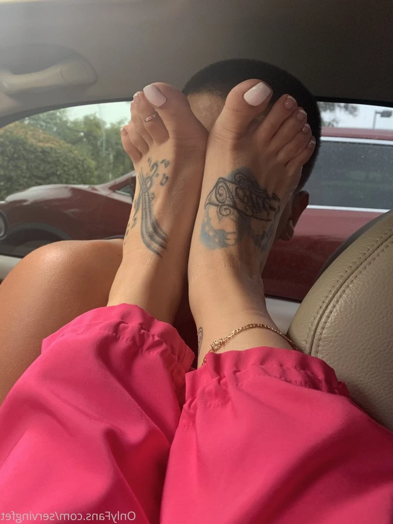 SERVINGBAREFEET [ servingfet ] Onlyfans leaked photo 5094181 on Hotleaks.tv