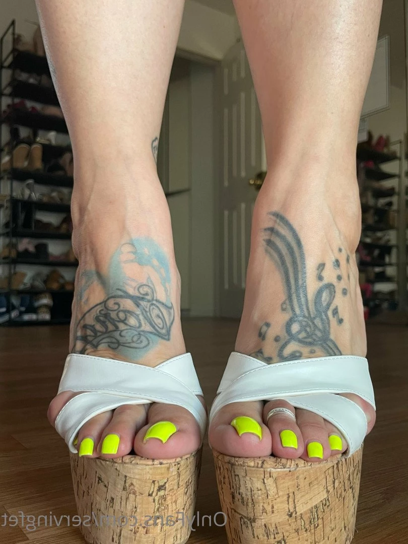 SERVINGBAREFEET [ servingfet ] Onlyfans leaked photo 5094323 on Hotleaks.tv