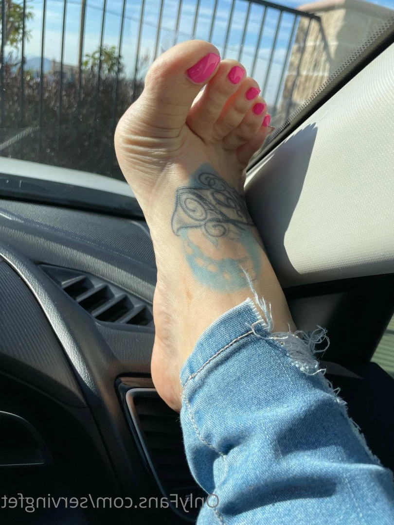 SERVINGBAREFEET [ servingfet ] Onlyfans leaked photo 5094357 on Hotleaks.tv