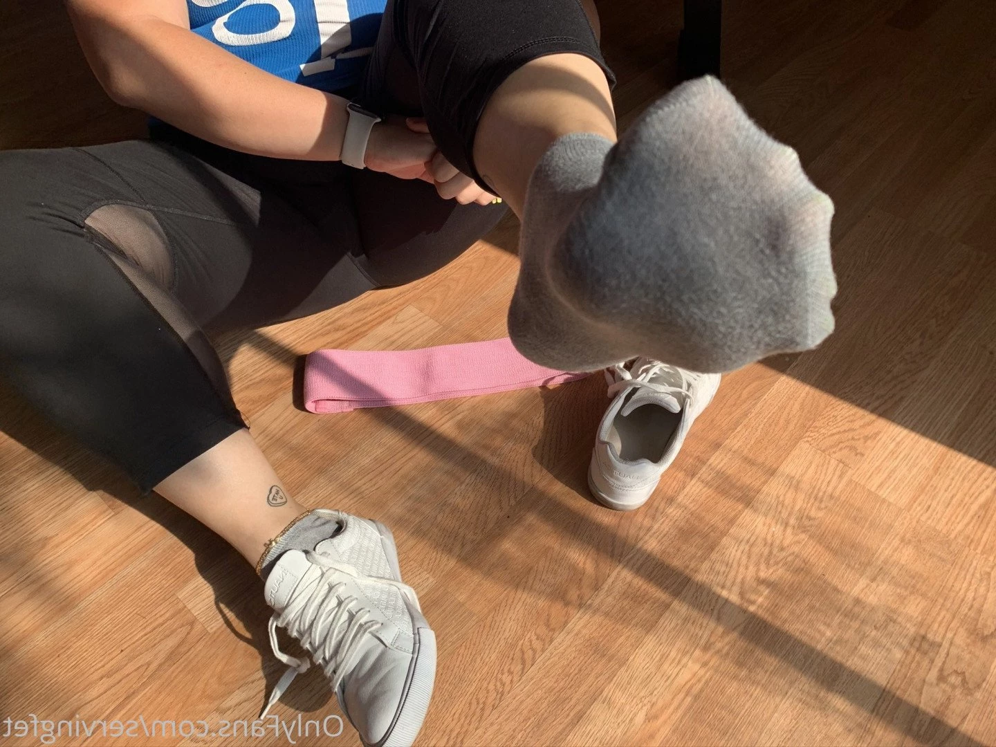 SERVINGBAREFEET [ servingfet ] Onlyfans leaked photo 5094491 on Hotleaks.tv