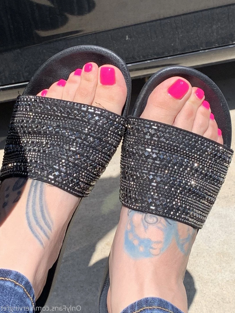 SERVINGBAREFEET [ servingfet ] Onlyfans leaked photo 5094675 on Hotleaks.tv