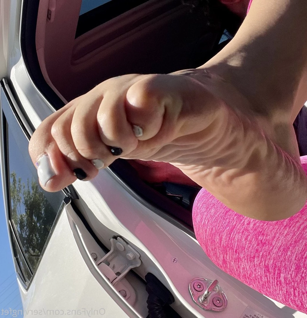 SERVINGBAREFEET [ servingfet ] Onlyfans leaked photo 5095683 on Hotleaks.tv