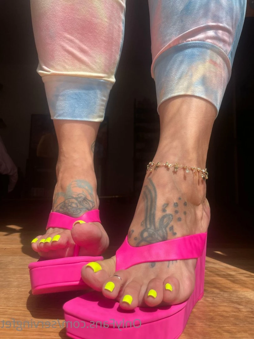 SERVINGBAREFEET [ servingfet ] Onlyfans leaked photo 5095715 on Hotleaks.tv