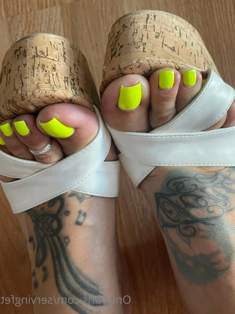 SERVINGBAREFEET [ servingfet ] Onlyfans leaked photo 5095781 on Hotleaks.tv