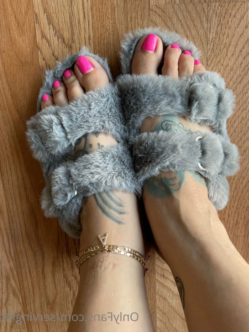 SERVINGBAREFEET [ servingfet ] Onlyfans leaked photo 5096407 on Hotleaks.tv