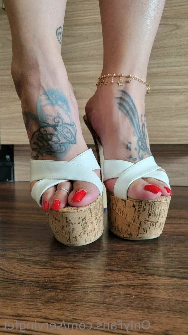 SERVINGBAREFEET [ servingfet ] Onlyfans leaked photo 5096610 on Hotleaks.tv