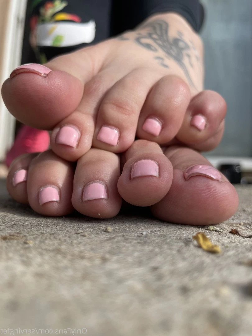 SERVINGBAREFEET [ servingfet ] Onlyfans leaked photo 5096992 on Hotleaks.tv