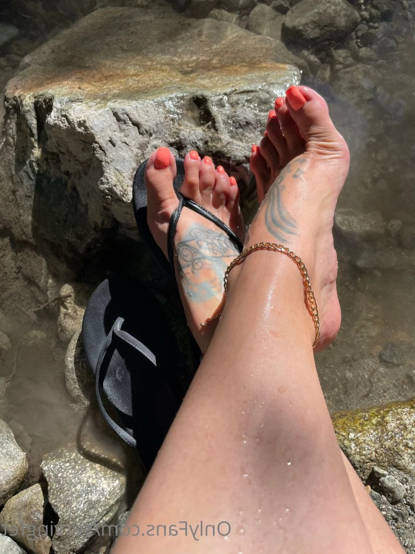 SERVINGBAREFEET [ servingfet ] Onlyfans leaked photo 5097198 on Hotleaks.tv
