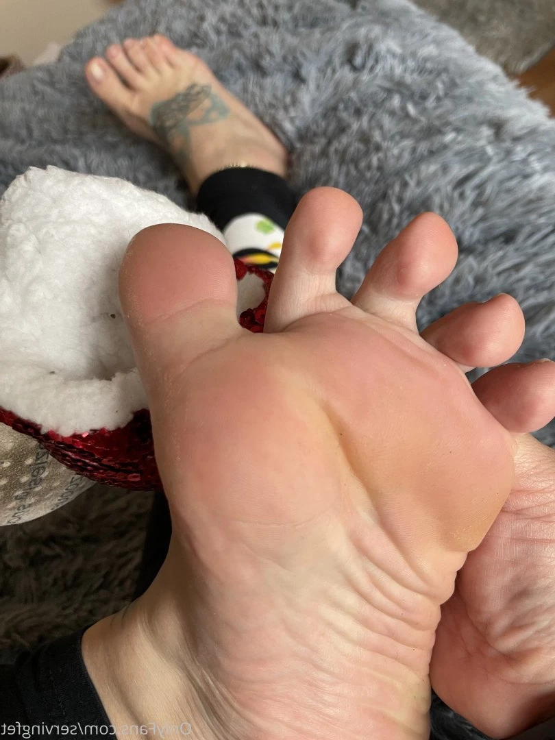 SERVINGBAREFEET [ servingfet ] Onlyfans leaked photo 5097436 on Hotleaks.tv