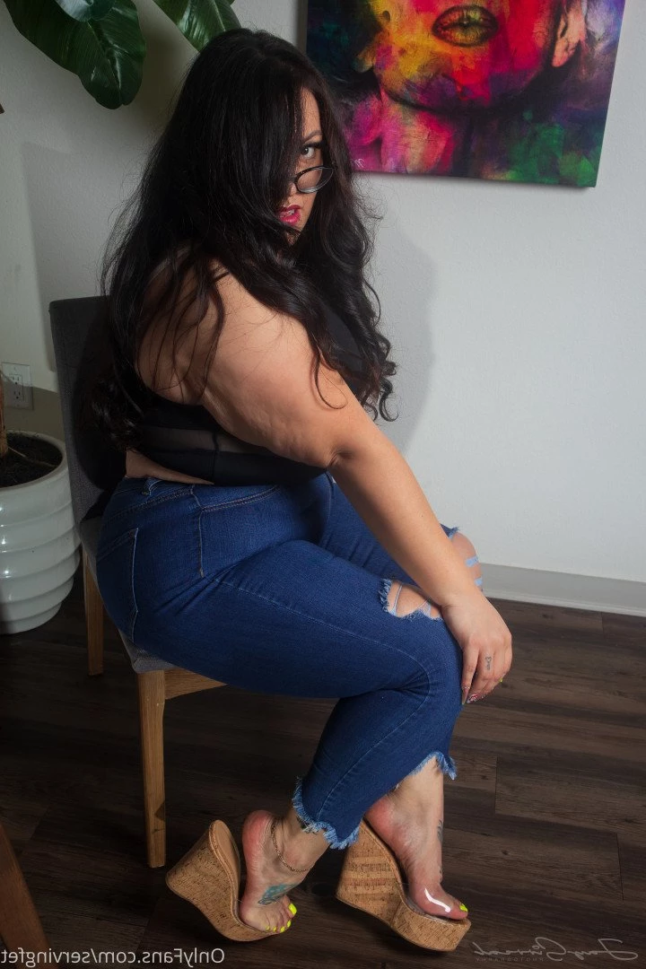 SERVINGBAREFEET [ servingfet ] Onlyfans leaked photo 5097458 on Hotleaks.tv