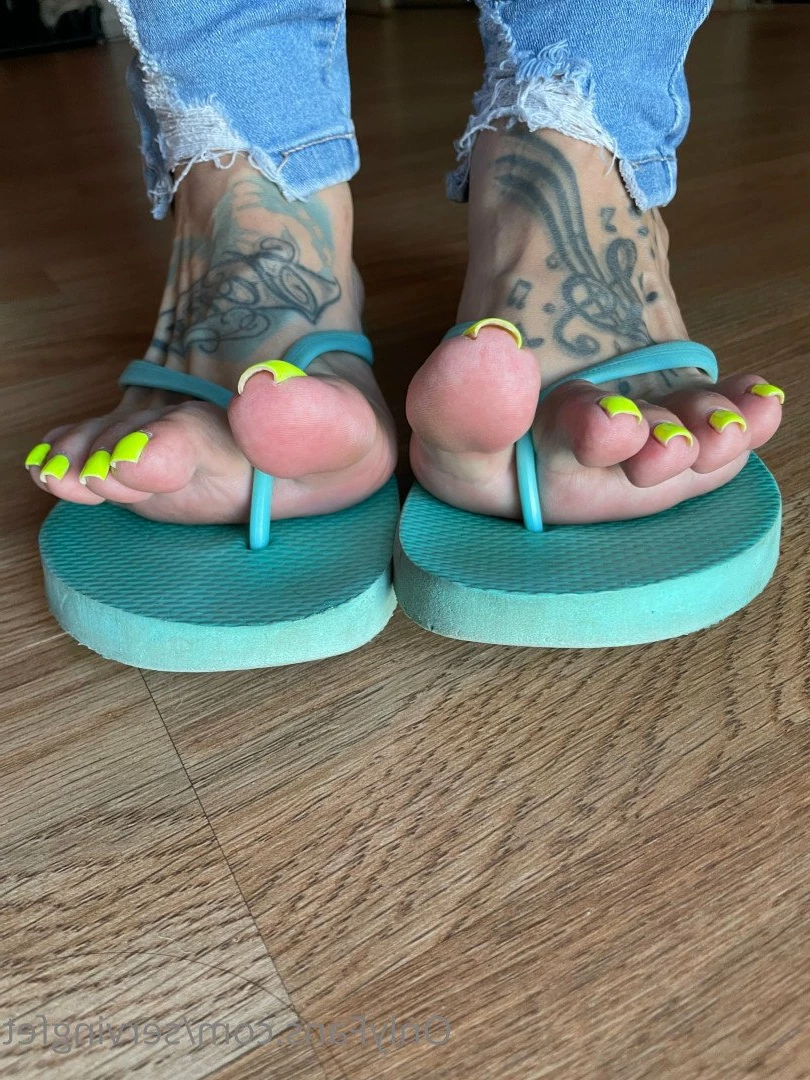 SERVINGBAREFEET [ servingfet ] Onlyfans leaked photo 5097525 on Hotleaks.tv