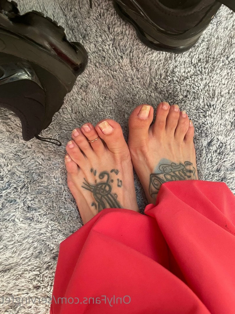 SERVINGBAREFEET [ servingfet ] Onlyfans leaked photo 5097582 on Hotleaks.tv